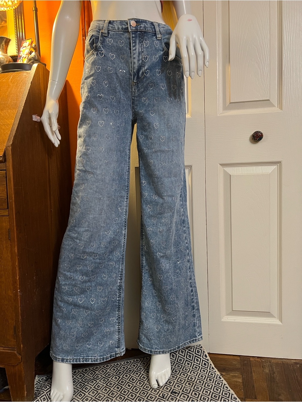 Oat rhinestone heart, high-rise, wide leg denim jeans women’s size 4 NWOT